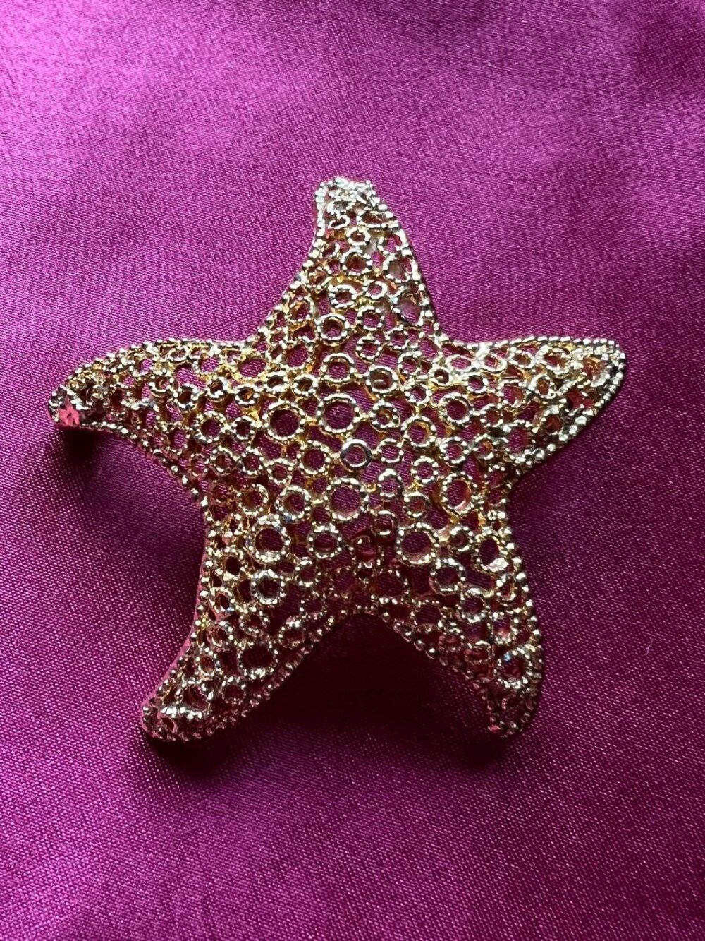 Gold Tone Starfish Brooch Pin 2 in Metal, No Stone Beach Sea Life